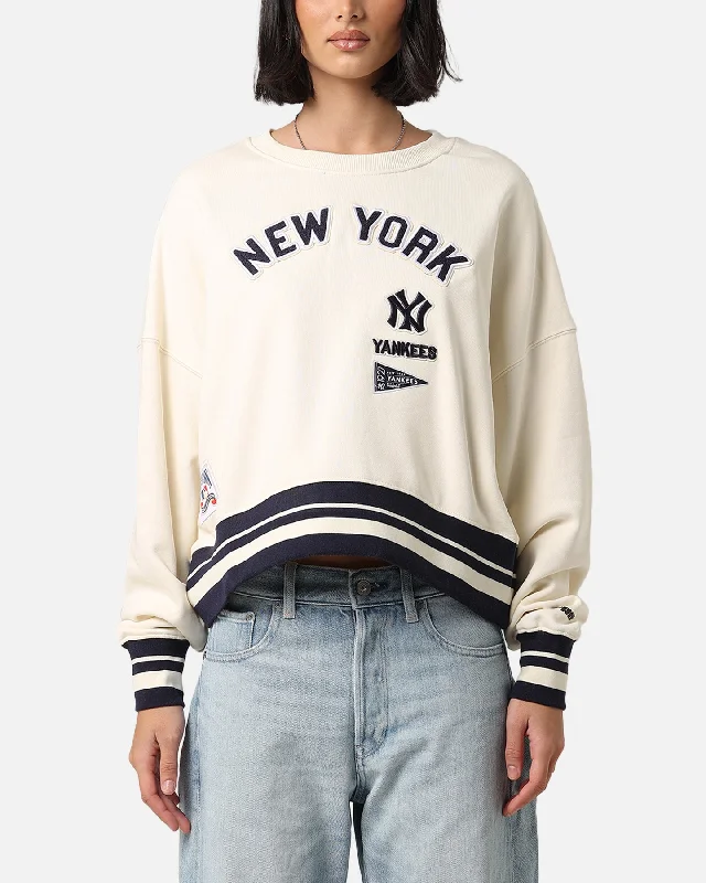 Pro Standard Women's New York Yankees Retro Classics Crewneck Eggshell/Midnight Navy