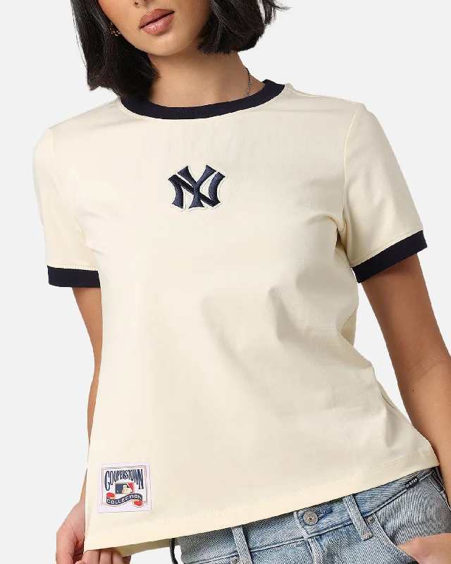 pro-standard-women-s-new-york-yankees-retro-t-shirt-eggshell-midnight-navy