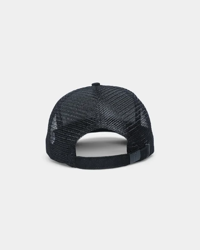 carre-love-trucker-strapback-black