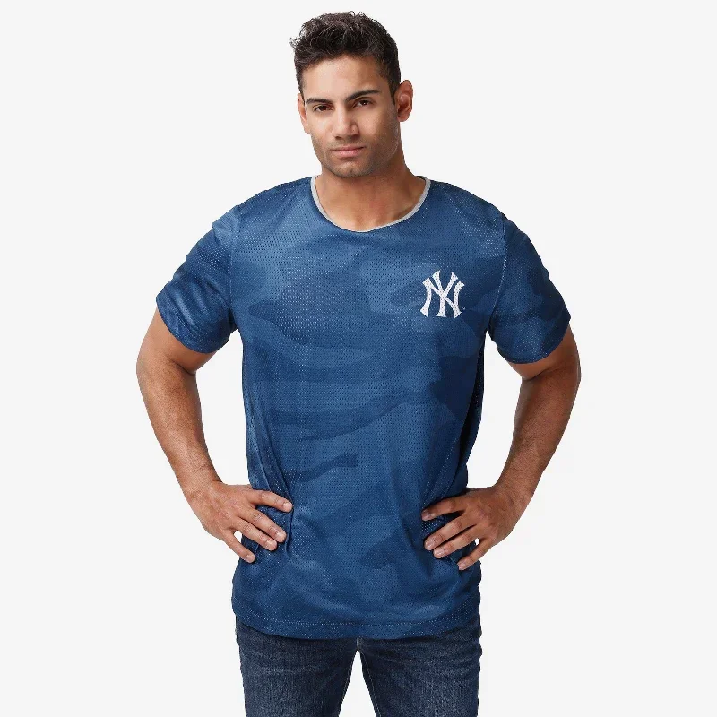 New York Yankees Reversible Mesh Matchup T-Shirt