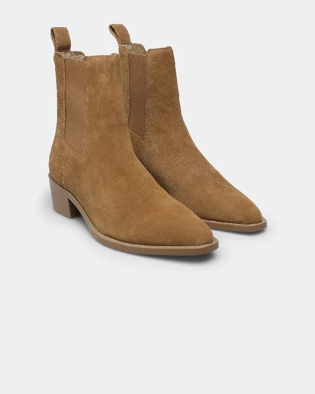 saint-morta-nomad-pointy-toe-chelsea-boot-camel