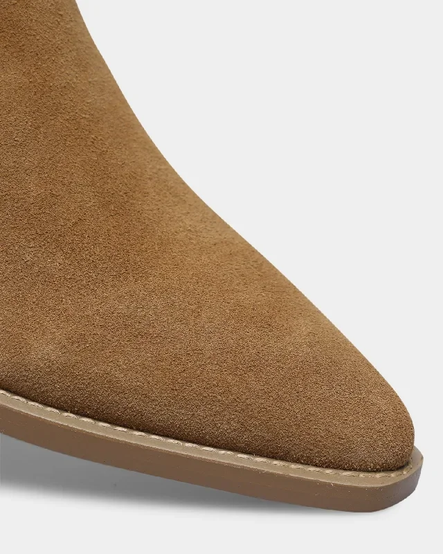 saint-morta-nomad-pointy-toe-chelsea-boot-camel