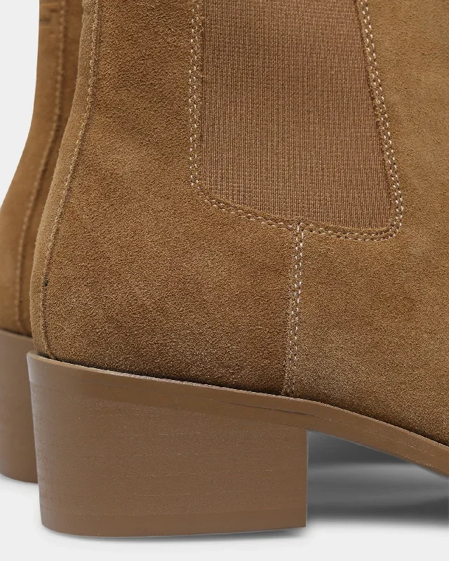 saint-morta-nomad-pointy-toe-chelsea-boot-camel