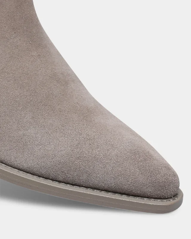 saint-morta-nomad-pointy-toe-chelsea-boot-taupe