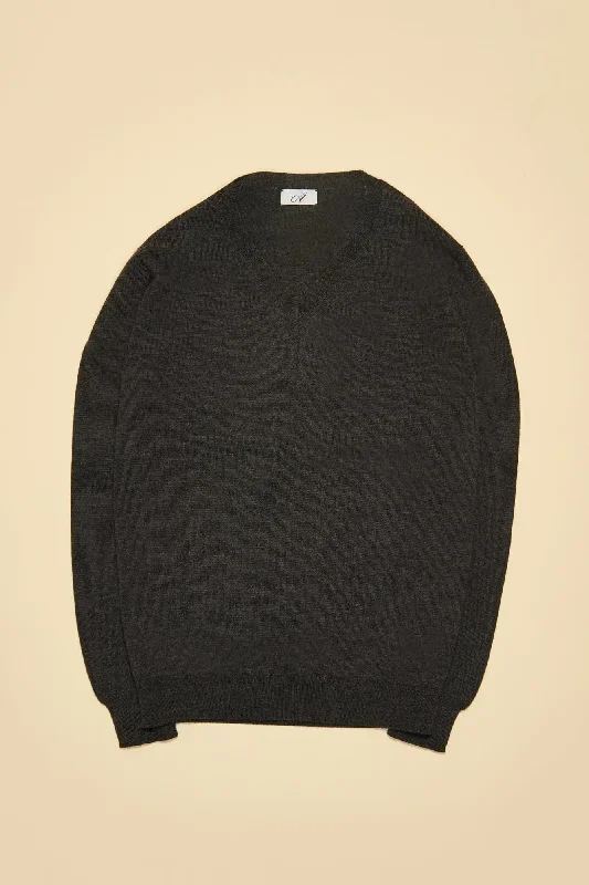 Totman V-Neck Sweater in Charcoal